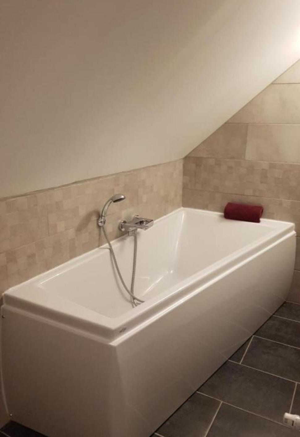 Bed and Breakfast La longere Des Glycines Egligny Exterior foto