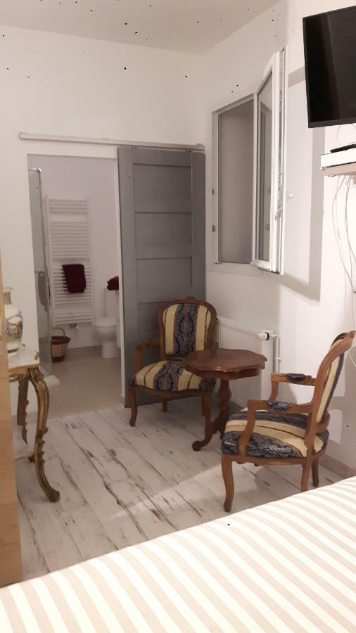 Bed and Breakfast La longere Des Glycines Egligny Exterior foto