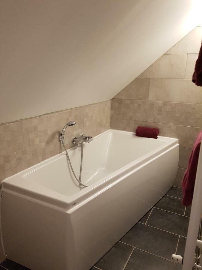 Bed and Breakfast La longere Des Glycines Egligny Exterior foto