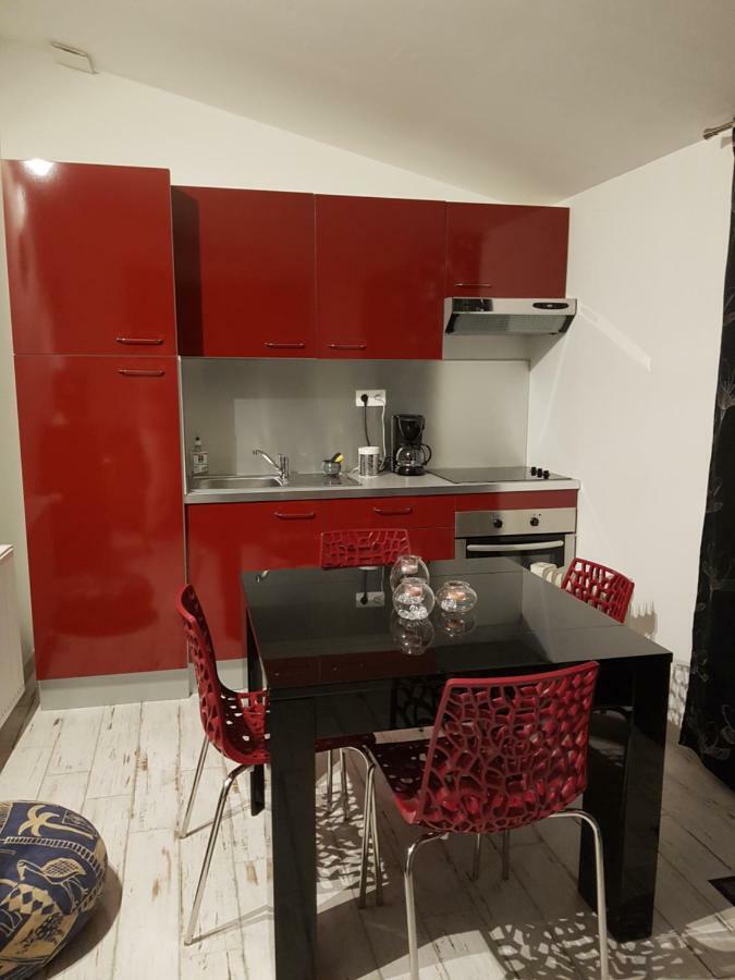Bed and Breakfast La longere Des Glycines Egligny Exterior foto